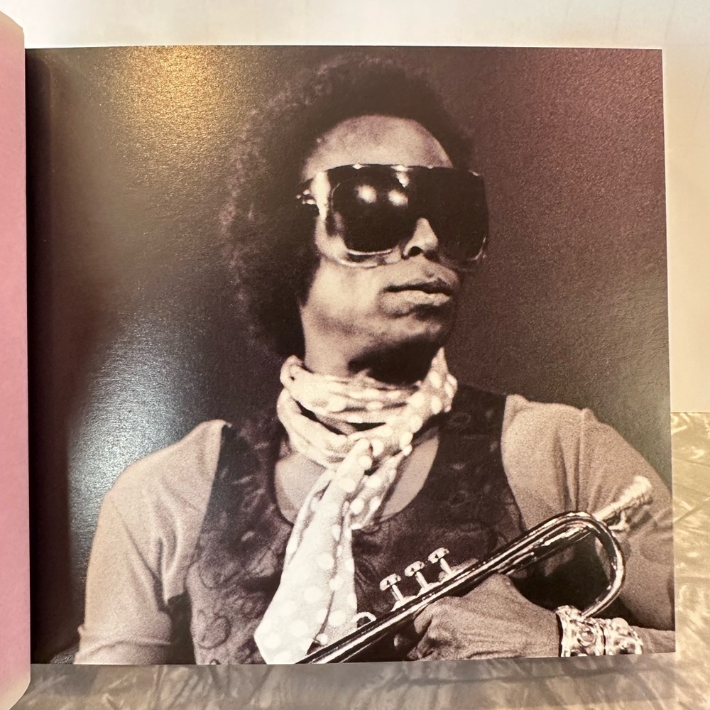 Miles Davis - The Complete On the Corner Sessions (2007) - Picture 14 of 17